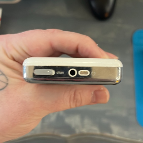 iPod Classic 4th Gen Photo 20GB - Picture 3 of 4